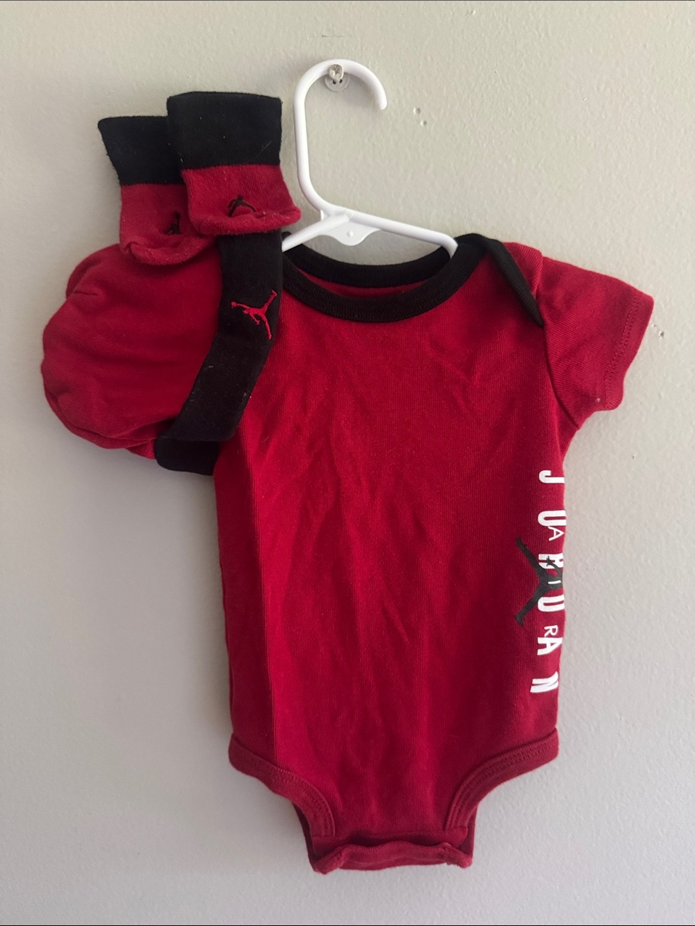 Jordan Red and Black Infant Bodysuit Set with Jumpman Socks and hat